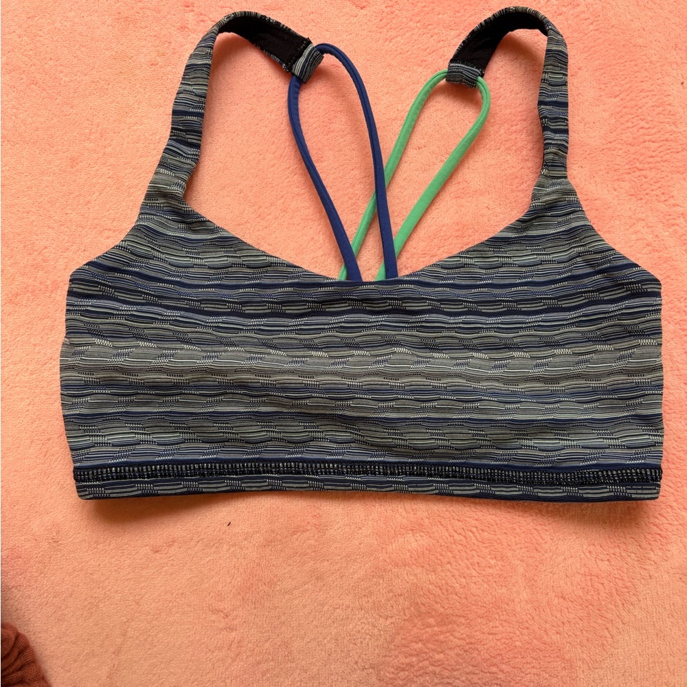 Lululemon free to be micro stripe twist sports bra